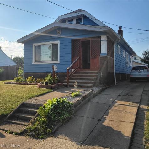 11516 Thrush Avenue Cleveland OH 44111