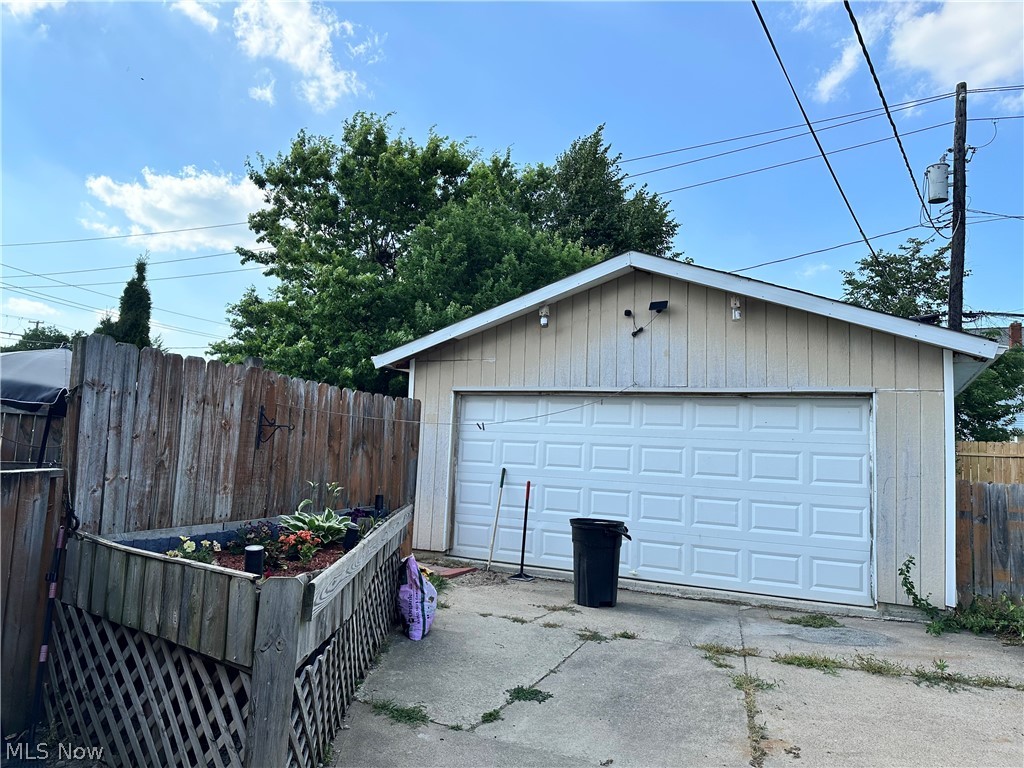 11516 Thrush Avenue Cleveland OH 44111