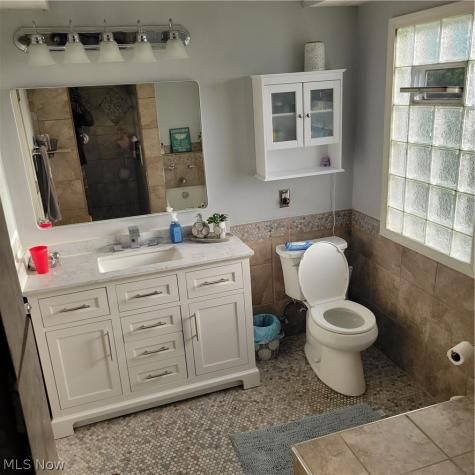 11516 Thrush Avenue Cleveland OH 44111