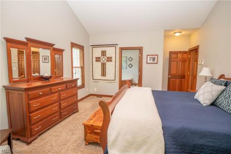 6612 Greyhawk Street NW Canton OH 44708