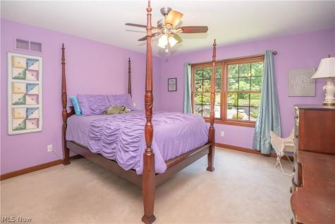 6612 Greyhawk Street NW Canton OH 44708