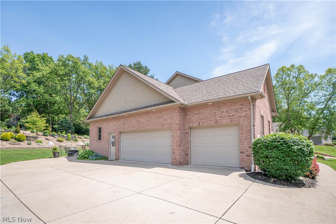 6612 Greyhawk Street NW Canton OH 44708