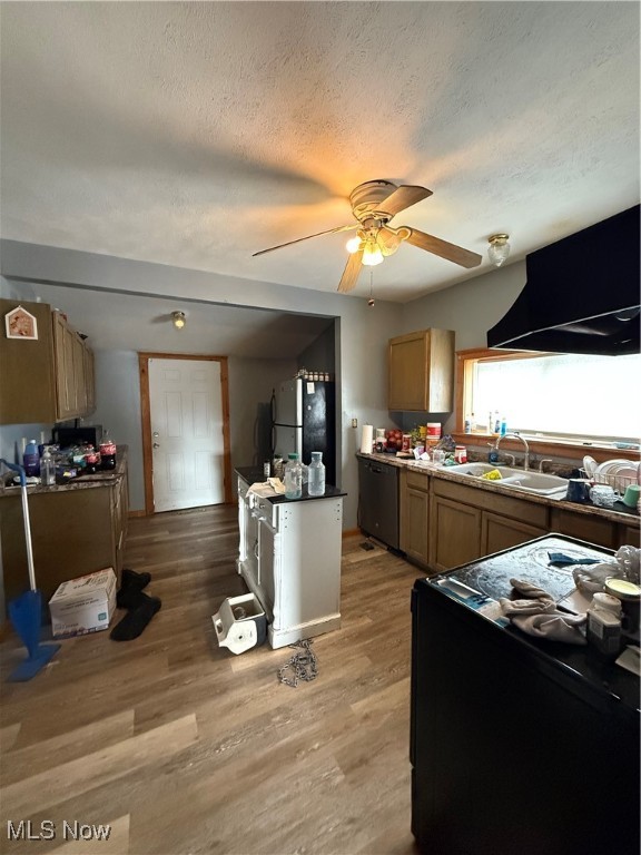 45 S Cedar Geneva OH 44041