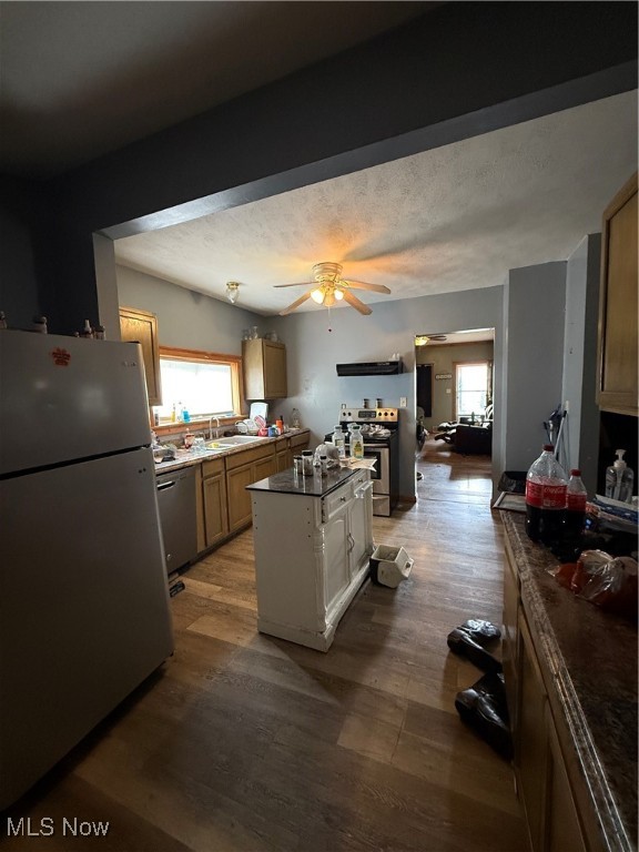 45 S Cedar Geneva OH 44041