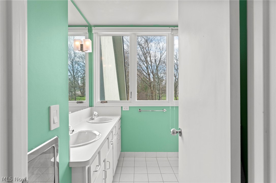 29475 S Woodland Road Pepper Pike OH 44124