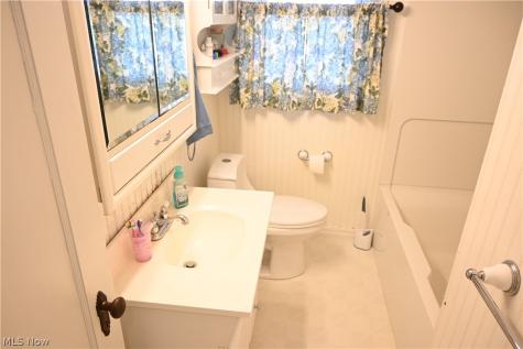 94 N 5th Street Rittman OH 44270