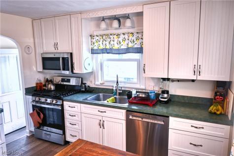 94 N 5th Street Rittman OH 44270