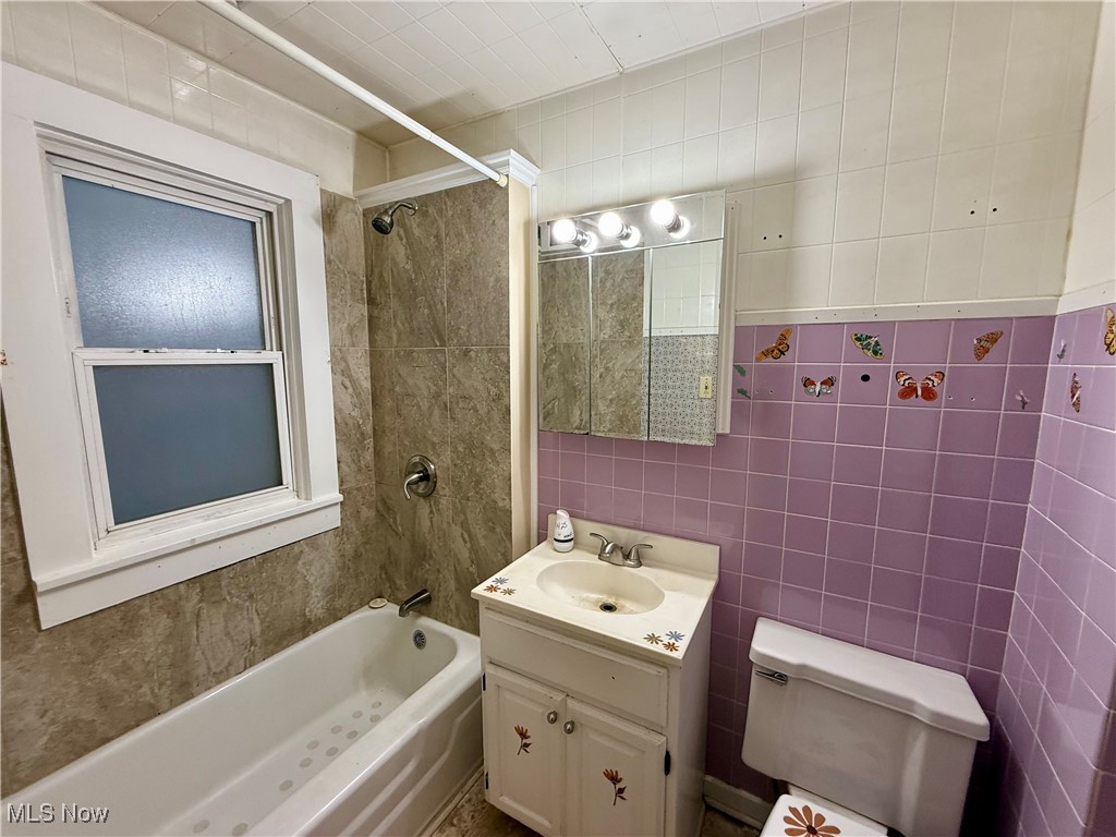 46 Brown Street Barberton OH 44203