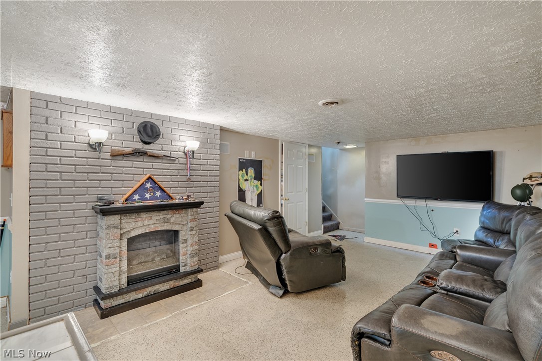250 Greenridge Drive Geneva OH 44041
