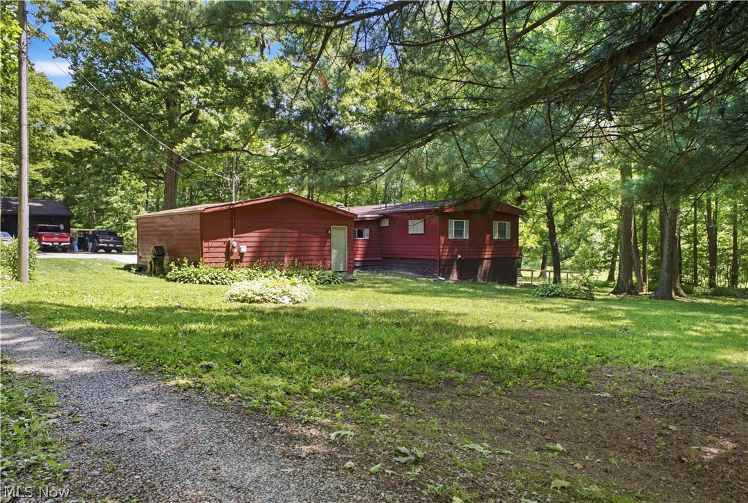 5018 Fairfield School Road Columbiana OH 44408