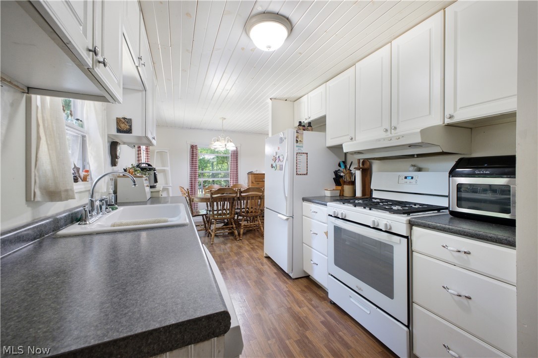 5018 Fairfield School Road Columbiana OH 44408