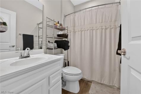1025 Kadas Lane Wooster OH 44691