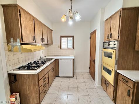 2013 Mayview Avenue Cleveland OH 44109