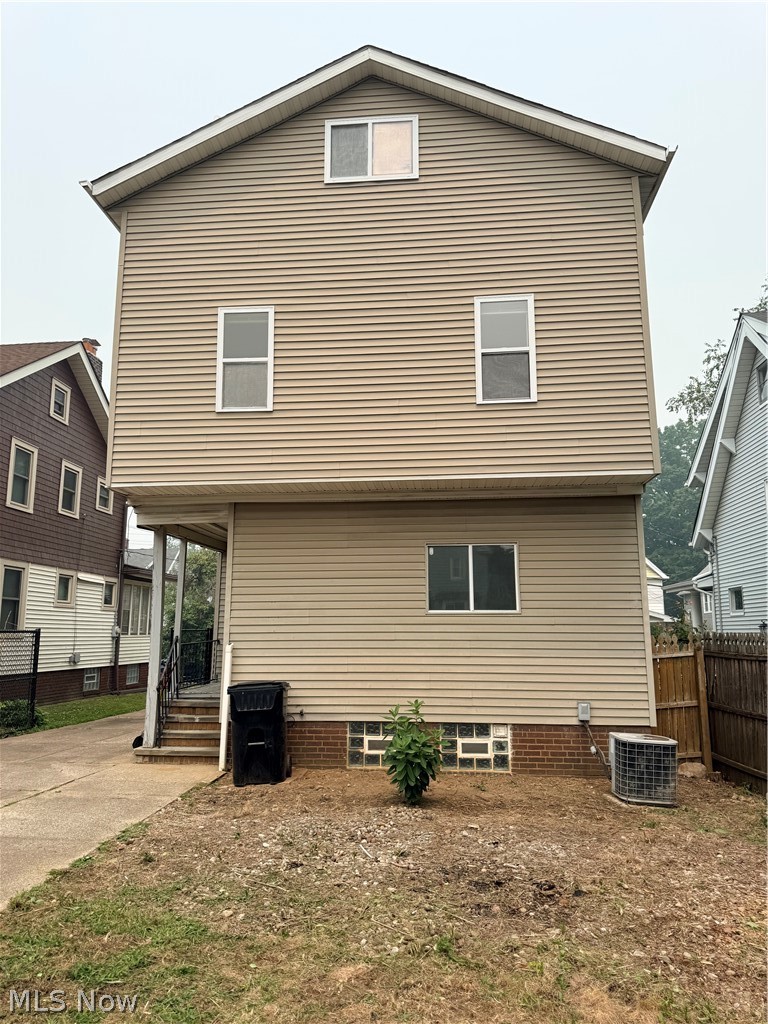2013 Mayview Avenue Cleveland OH 44109