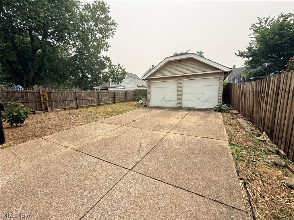 2013 Mayview Avenue Cleveland OH 44109