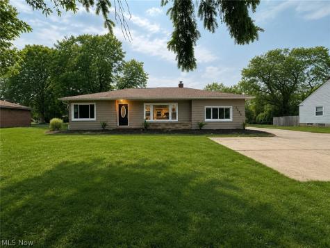 1275 Hillside Road Seven Hills OH 44131