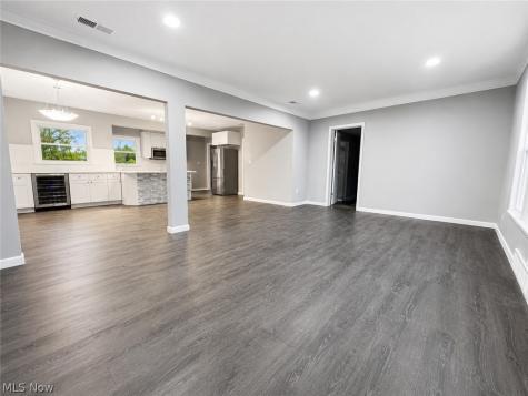 1275 Hillside Road Seven Hills OH 44131