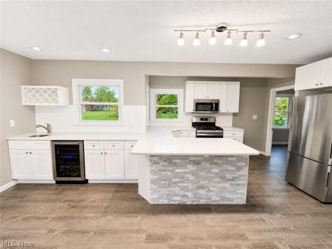 1275 Hillside Road Seven Hills OH 44131