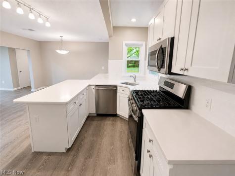 1275 Hillside Road Seven Hills OH 44131