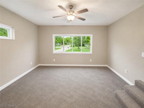 1275 Hillside Road Seven Hills OH 44131