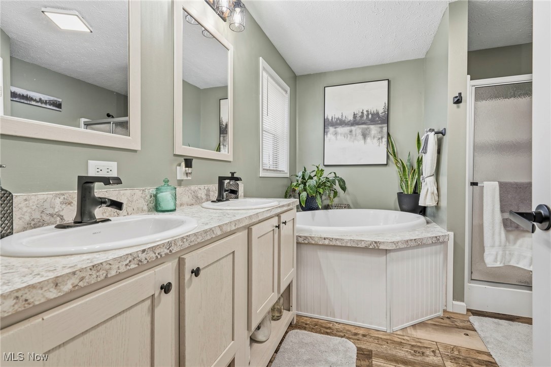 6962 Foxwood Drive SW Navarre OH 44662