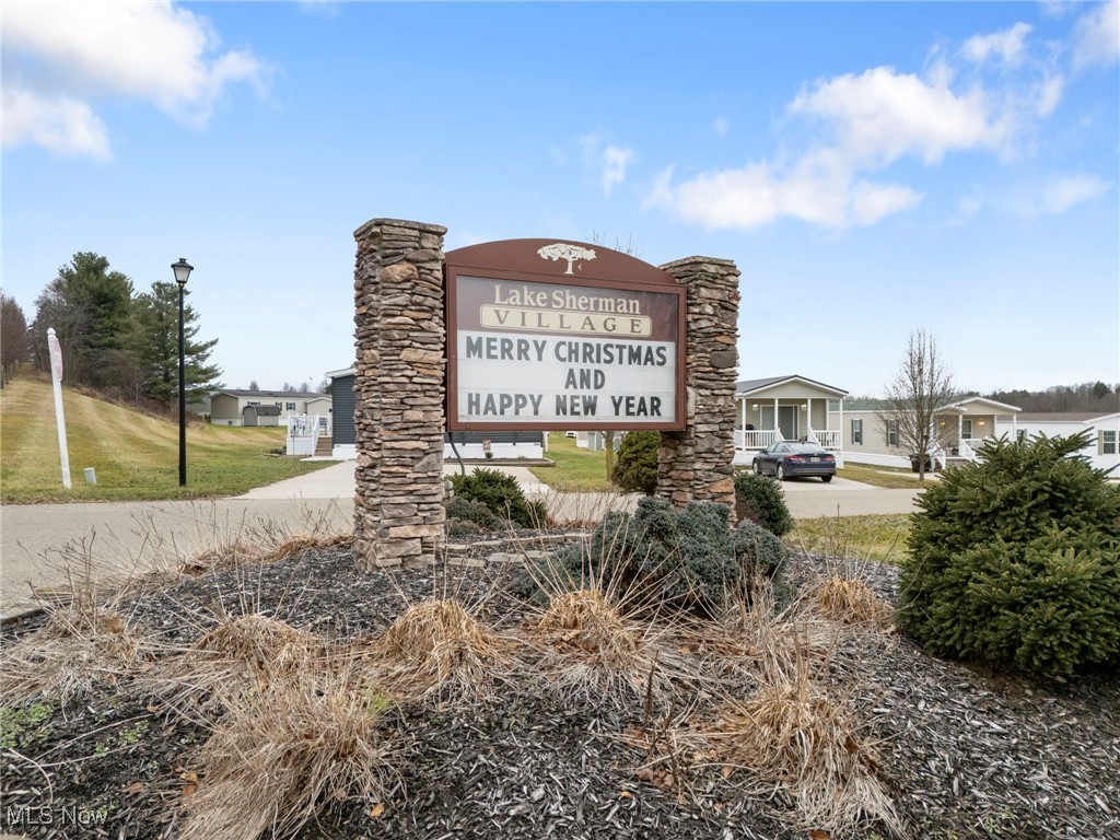 6962 Foxwood Drive SW Navarre OH 44662