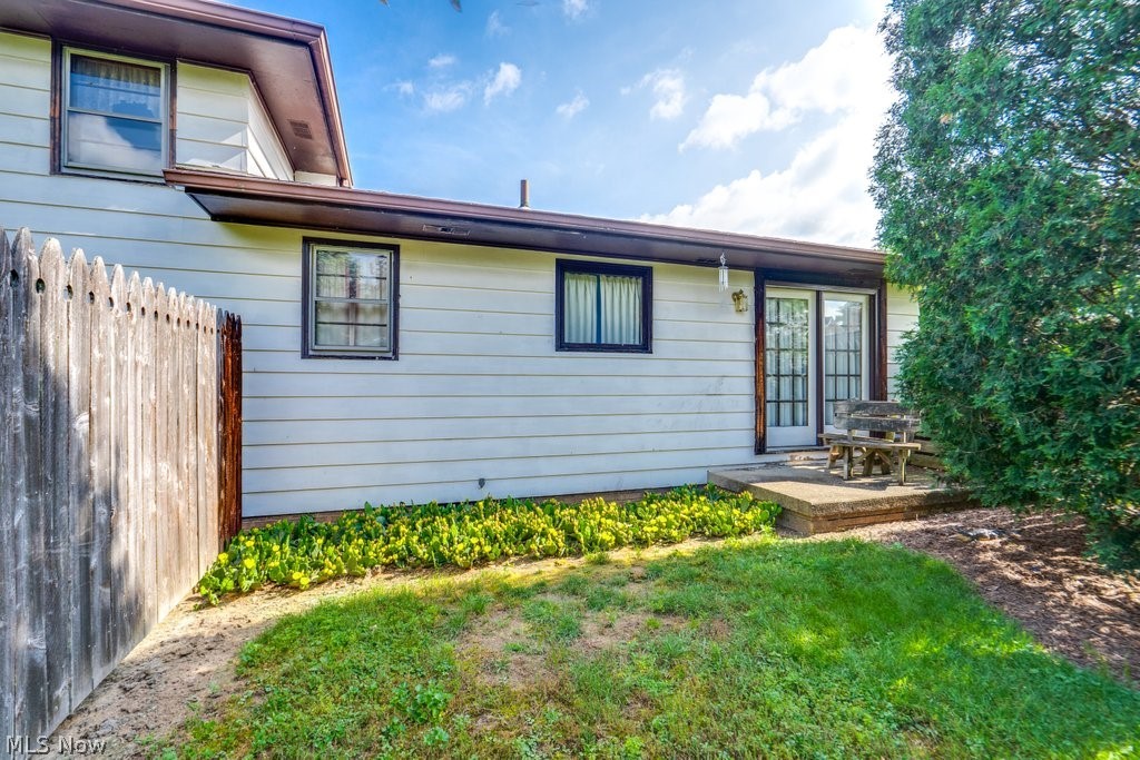 550 E Carrollton Street Magnolia OH 44643