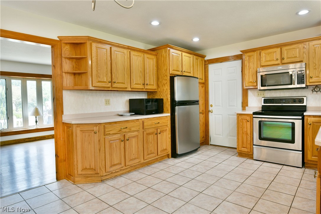 1393 Sunnyfield Avenue NW Warren OH 44481