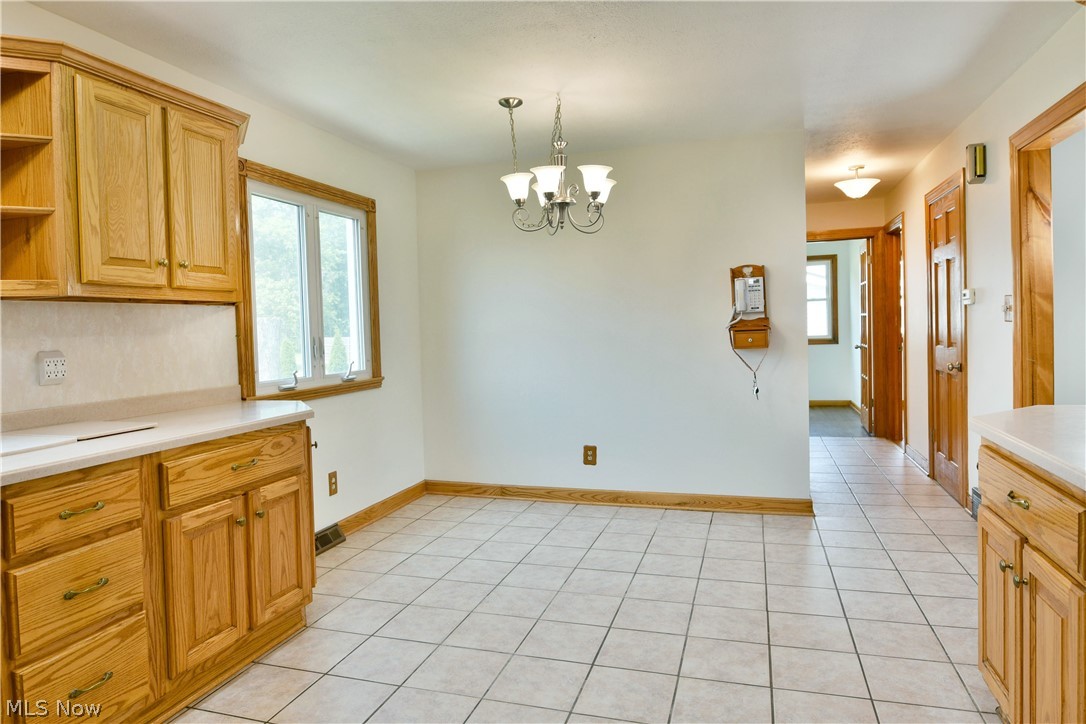 1393 Sunnyfield Avenue NW Warren OH 44481
