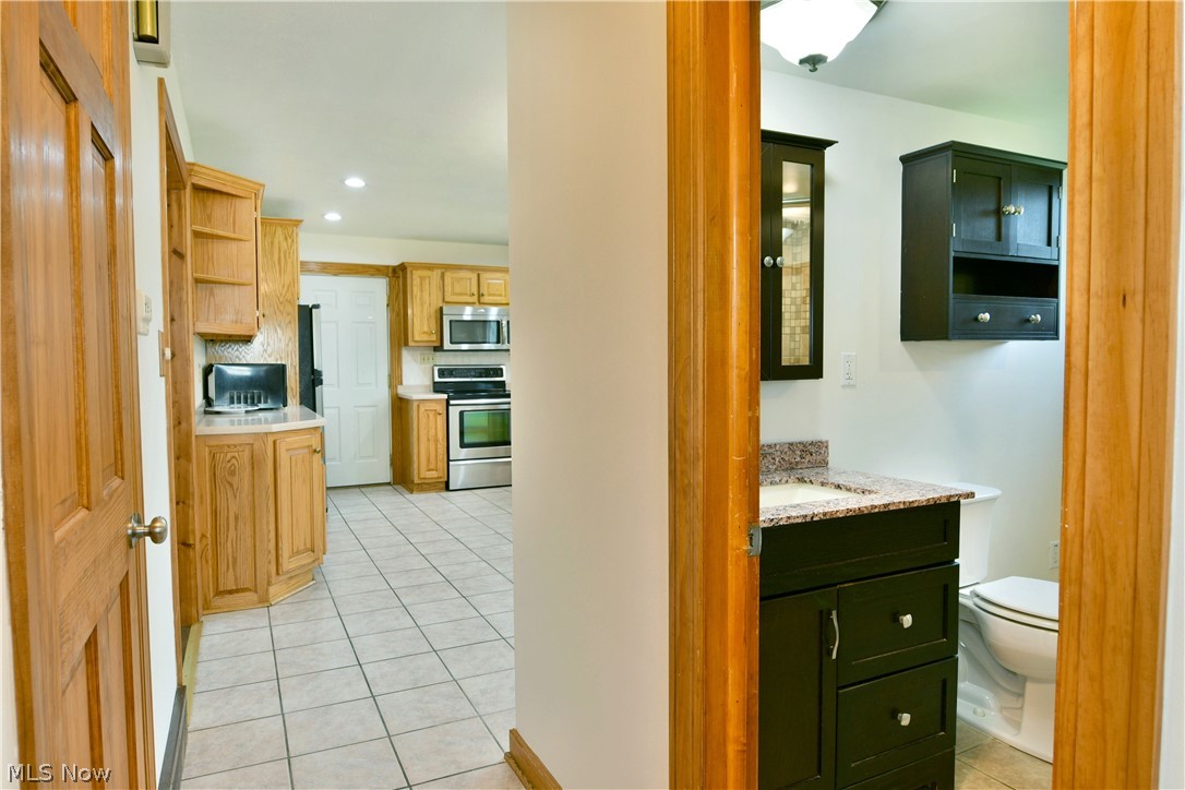 1393 Sunnyfield Avenue NW Warren OH 44481