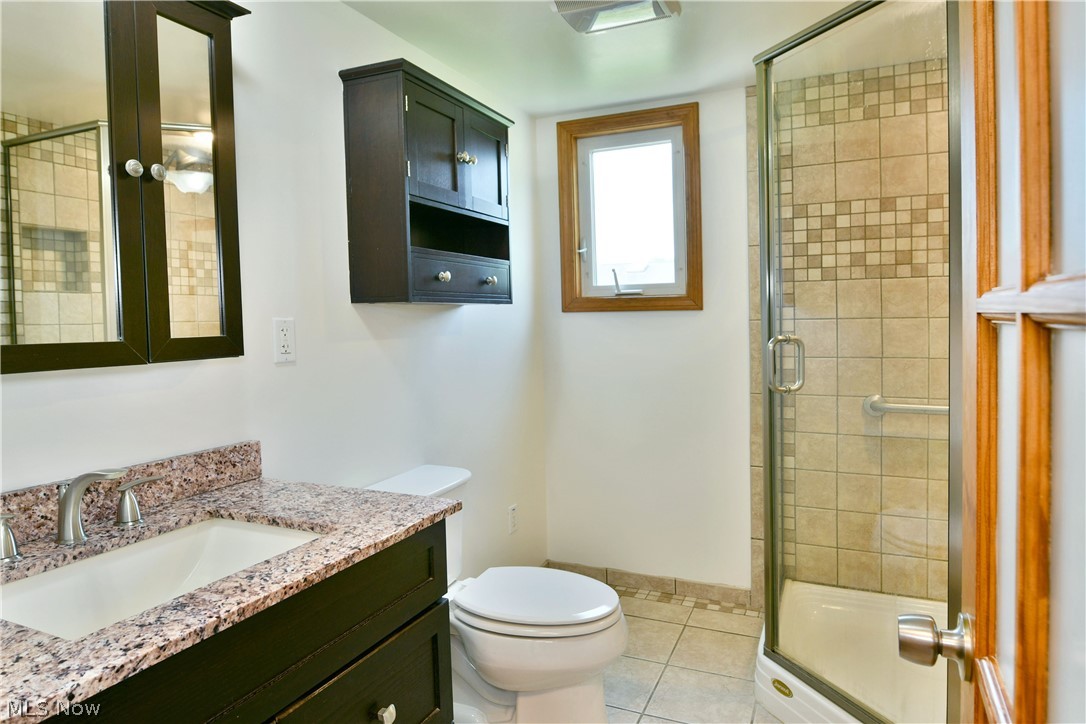 1393 Sunnyfield Avenue NW Warren OH 44481