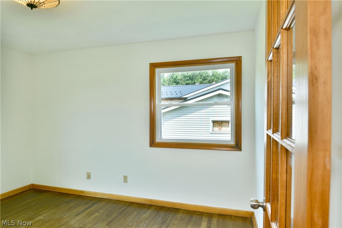 1393 Sunnyfield Avenue NW Warren OH 44481