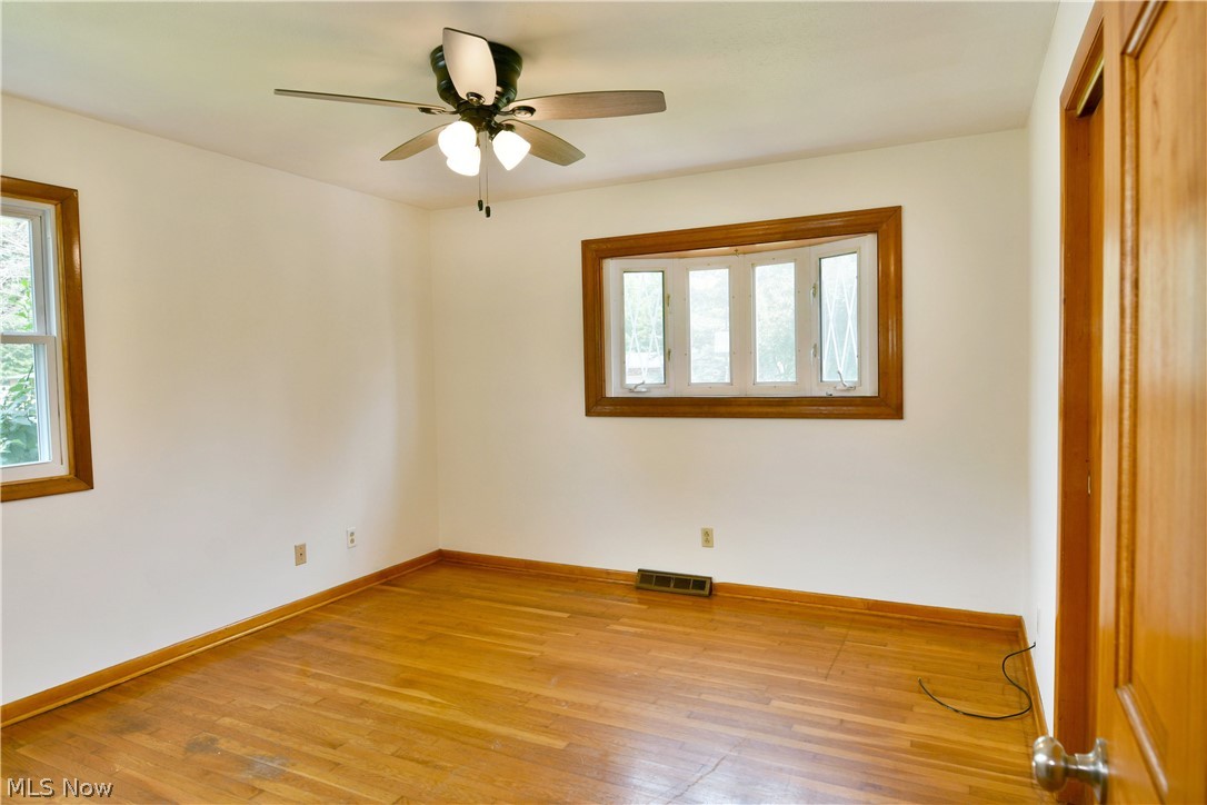 1393 Sunnyfield Avenue NW Warren OH 44481