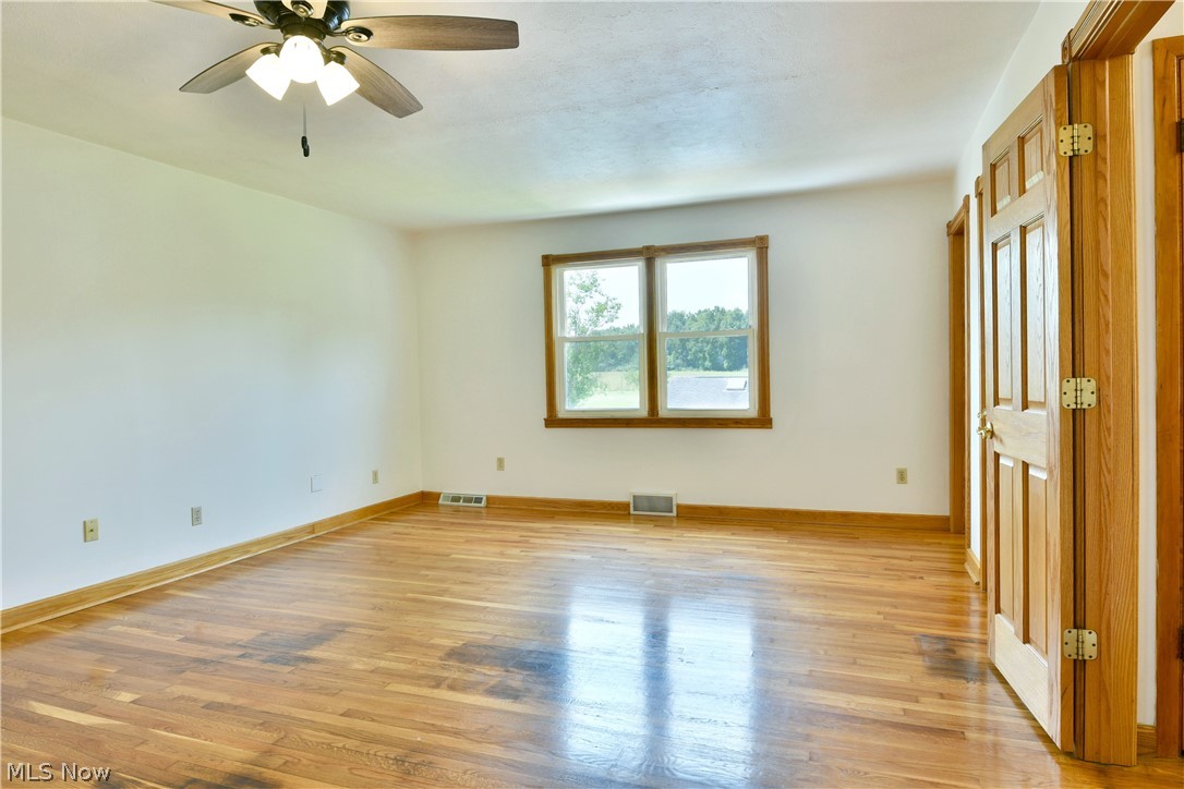 1393 Sunnyfield Avenue NW Warren OH 44481