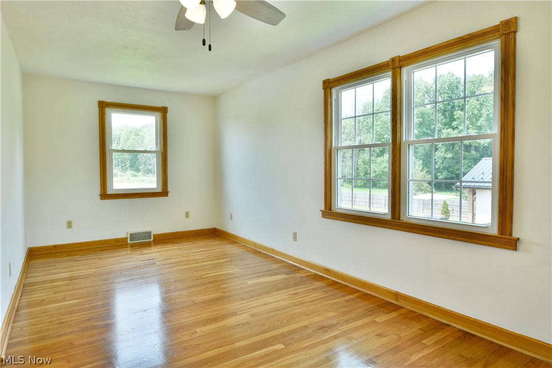 1393 Sunnyfield Avenue NW Warren OH 44481