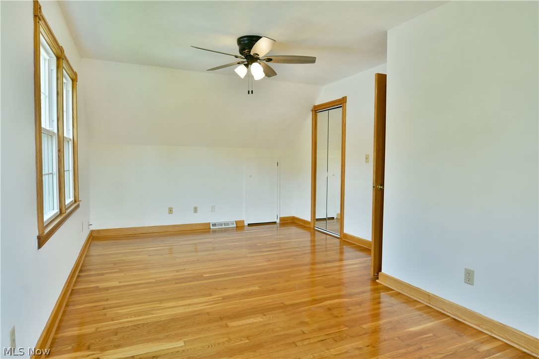 1393 Sunnyfield Avenue NW Warren OH 44481