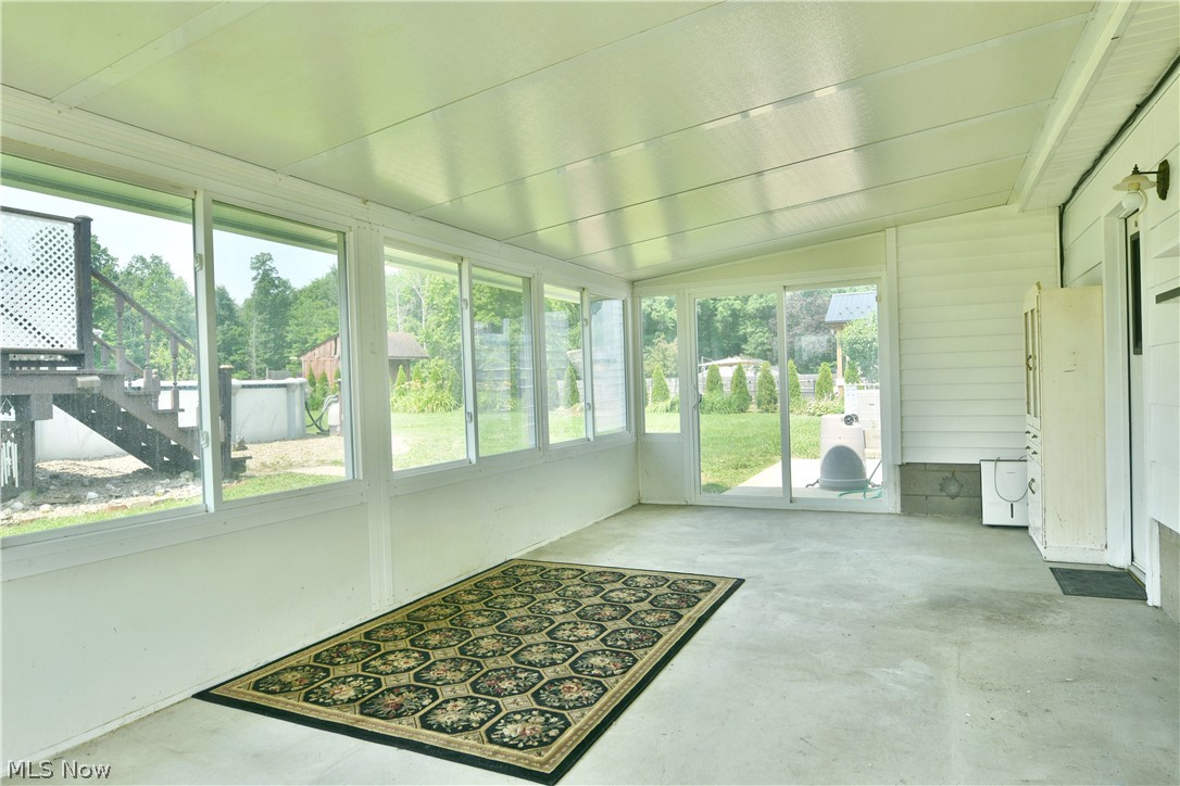 1393 Sunnyfield Avenue NW Warren OH 44481