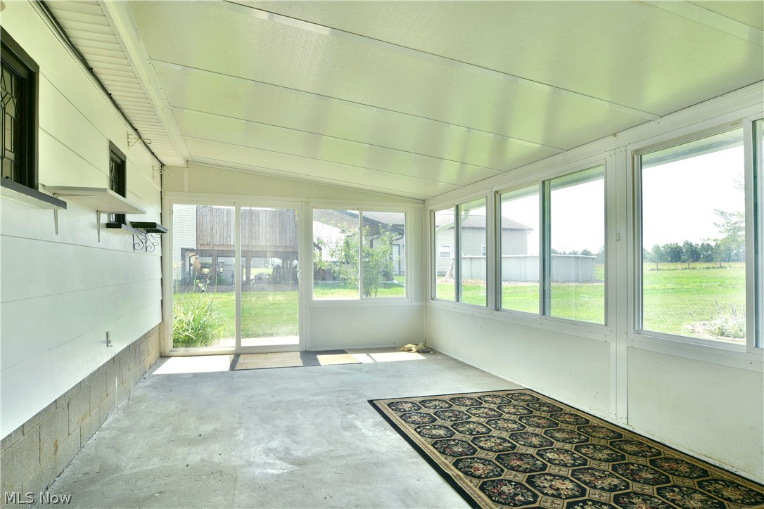 1393 Sunnyfield Avenue NW Warren OH 44481