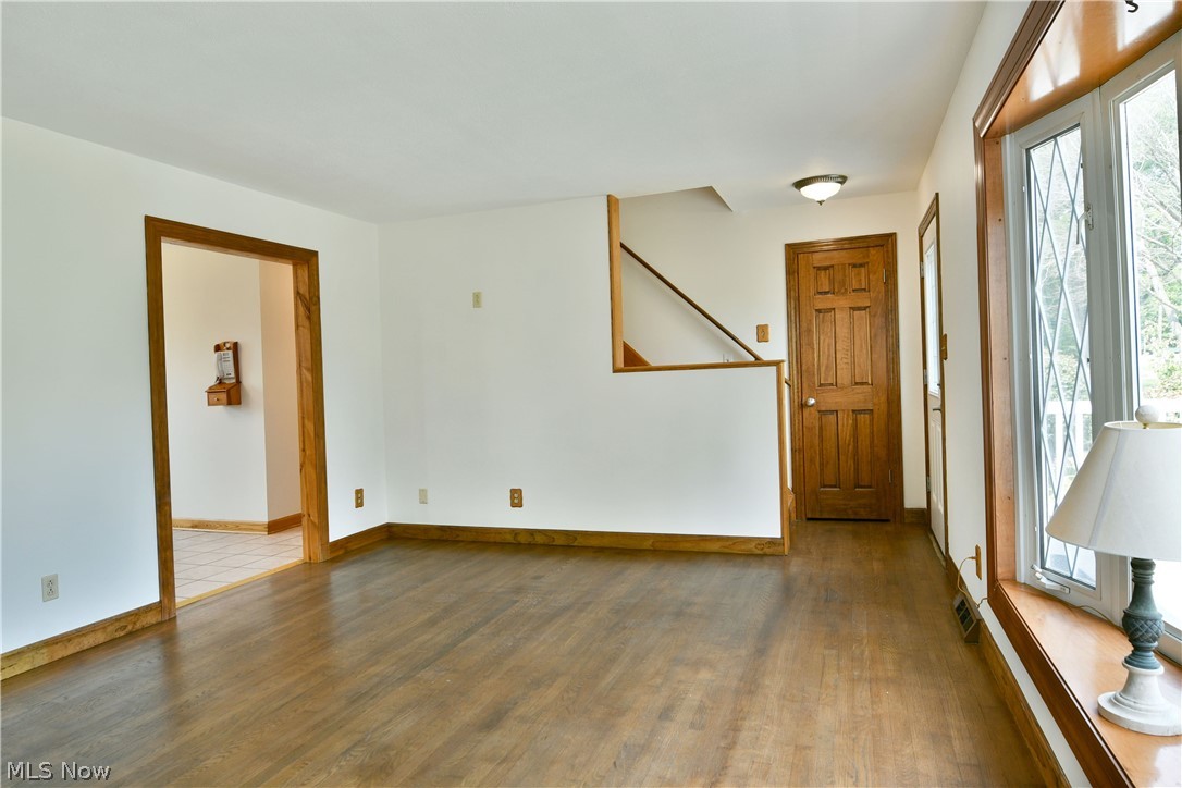1393 Sunnyfield Avenue NW Warren OH 44481