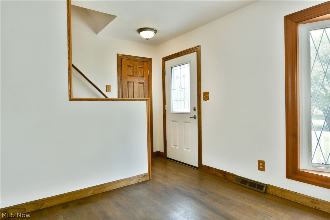 1393 Sunnyfield Avenue NW Warren OH 44481