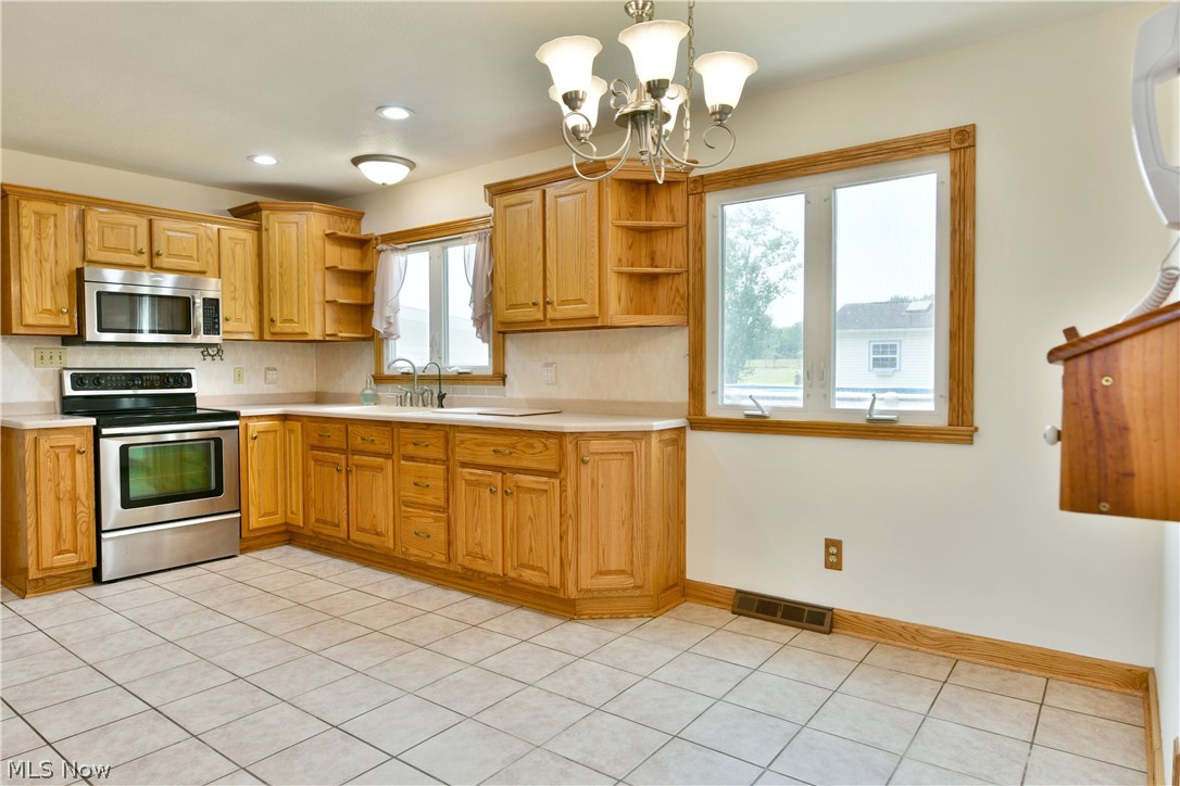 1393 Sunnyfield Avenue NW Warren OH 44481