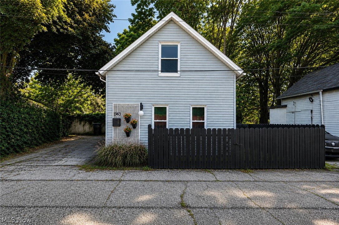 1963 Fulton Place Cleveland OH 44113