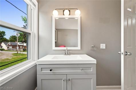 1963 Fulton Place Cleveland OH 44113