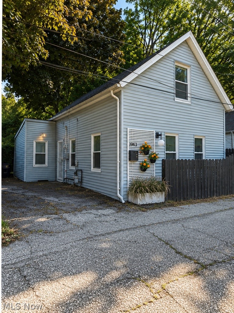 1963 Fulton Place Cleveland OH 44113