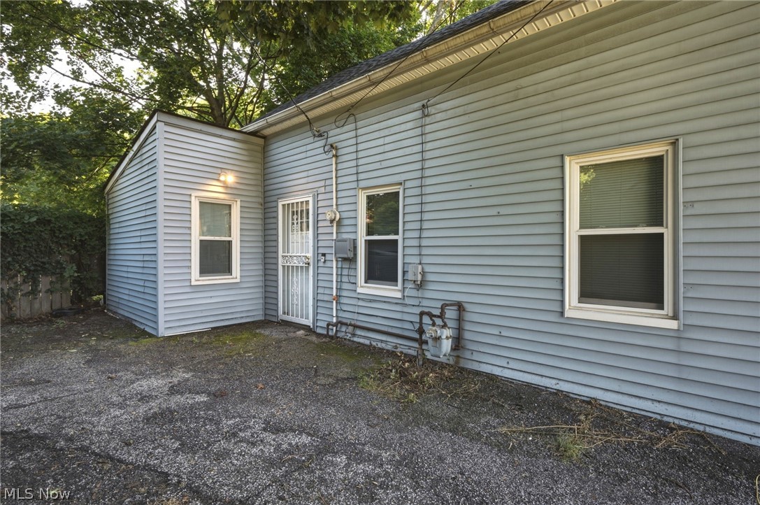1963 Fulton Place Cleveland OH 44113
