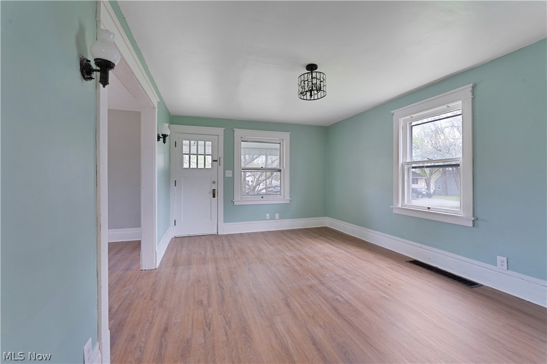 3827 Frederick Street Youngstown OH 44515
