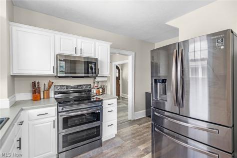 818 Allison Avenue Lorain OH 44052
