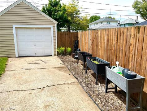 818 Allison Avenue Lorain OH 44052