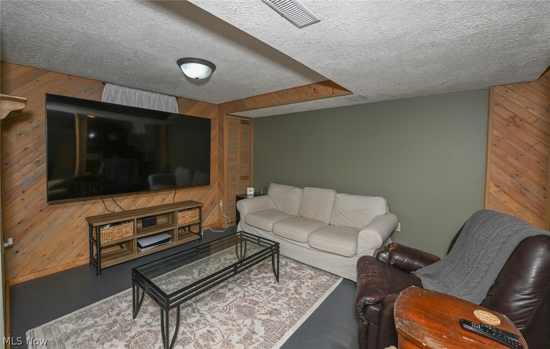 829 Dan Avenue Canal Fulton OH 44614