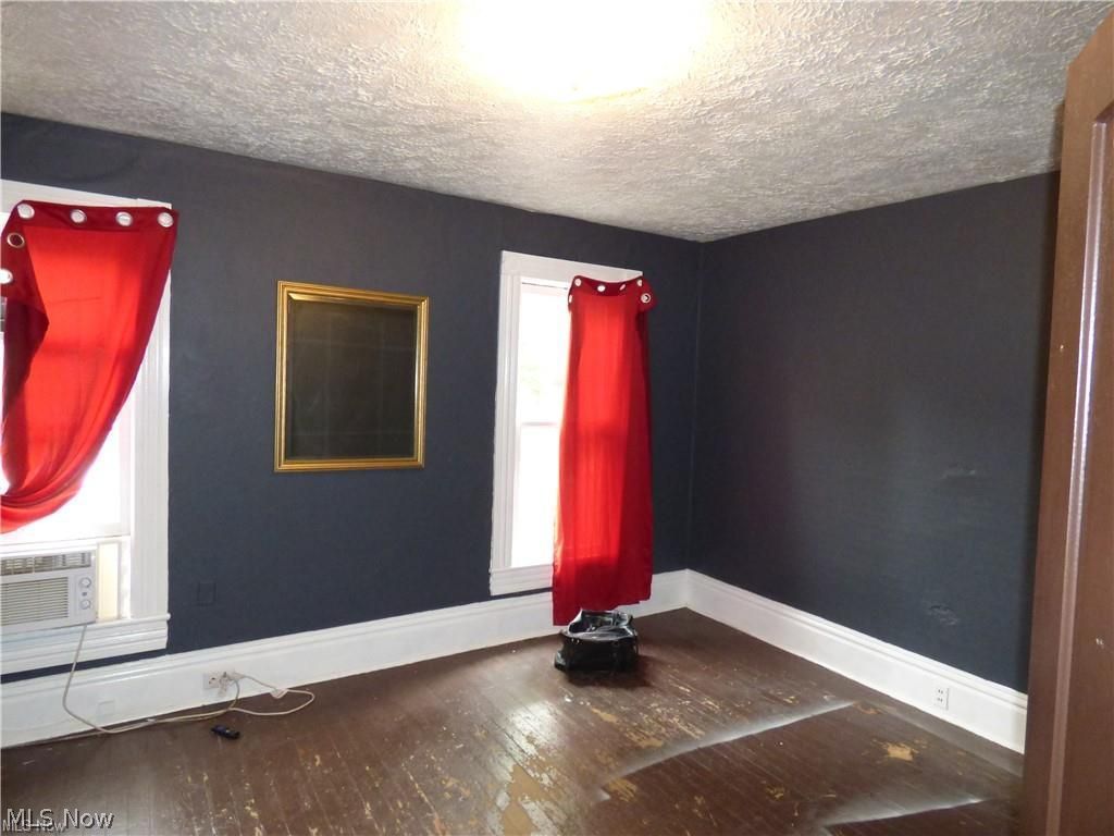 855 Adams Avenue NW Warren OH 44483